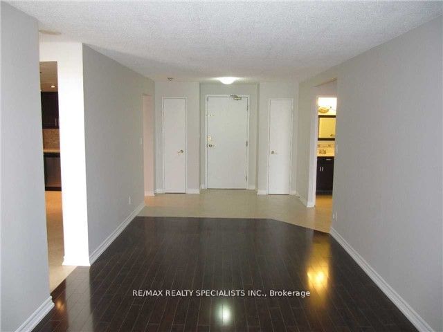 155 Hillcrest Ave, unit 214 for rent - image #7