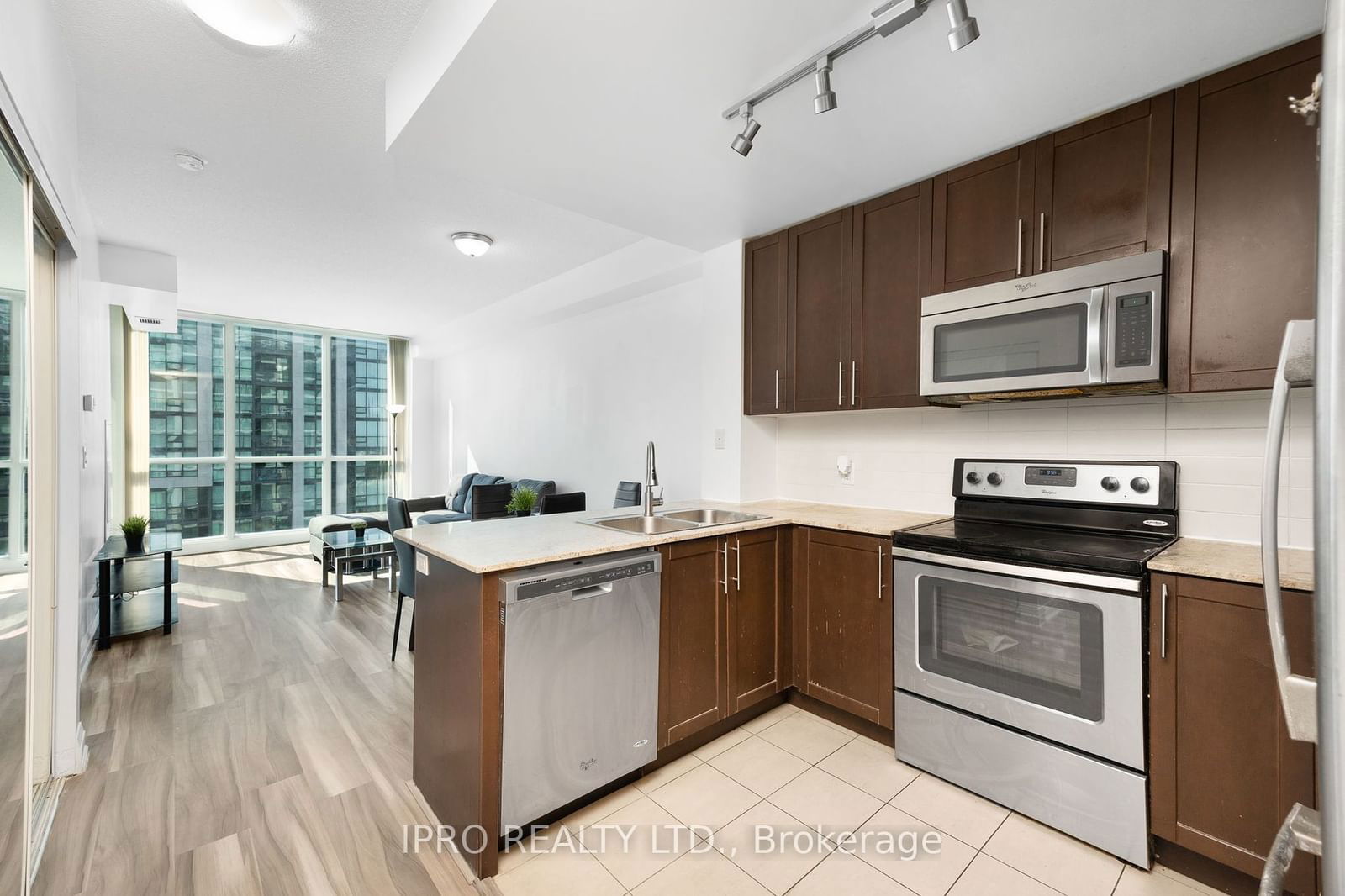 3985 Grand Park Dr W, unit 1103 for sale - image #10