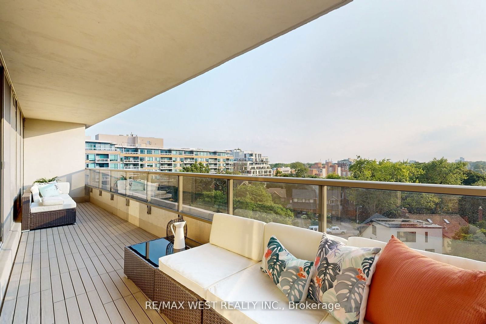 50 Quebec Ave, unit 708 for sale - image #31