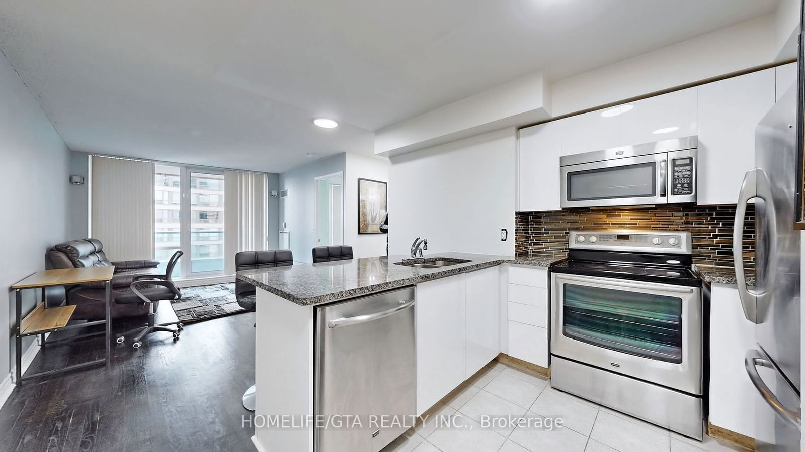 33 Elm Dr, unit 1305 for sale - image #15