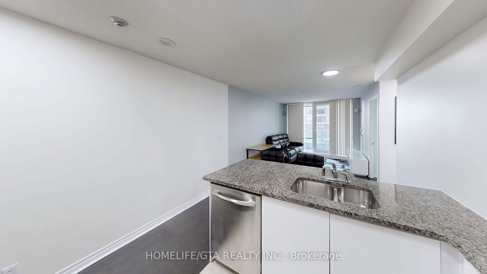 33 Elm Dr, unit 1305 for sale - image #16