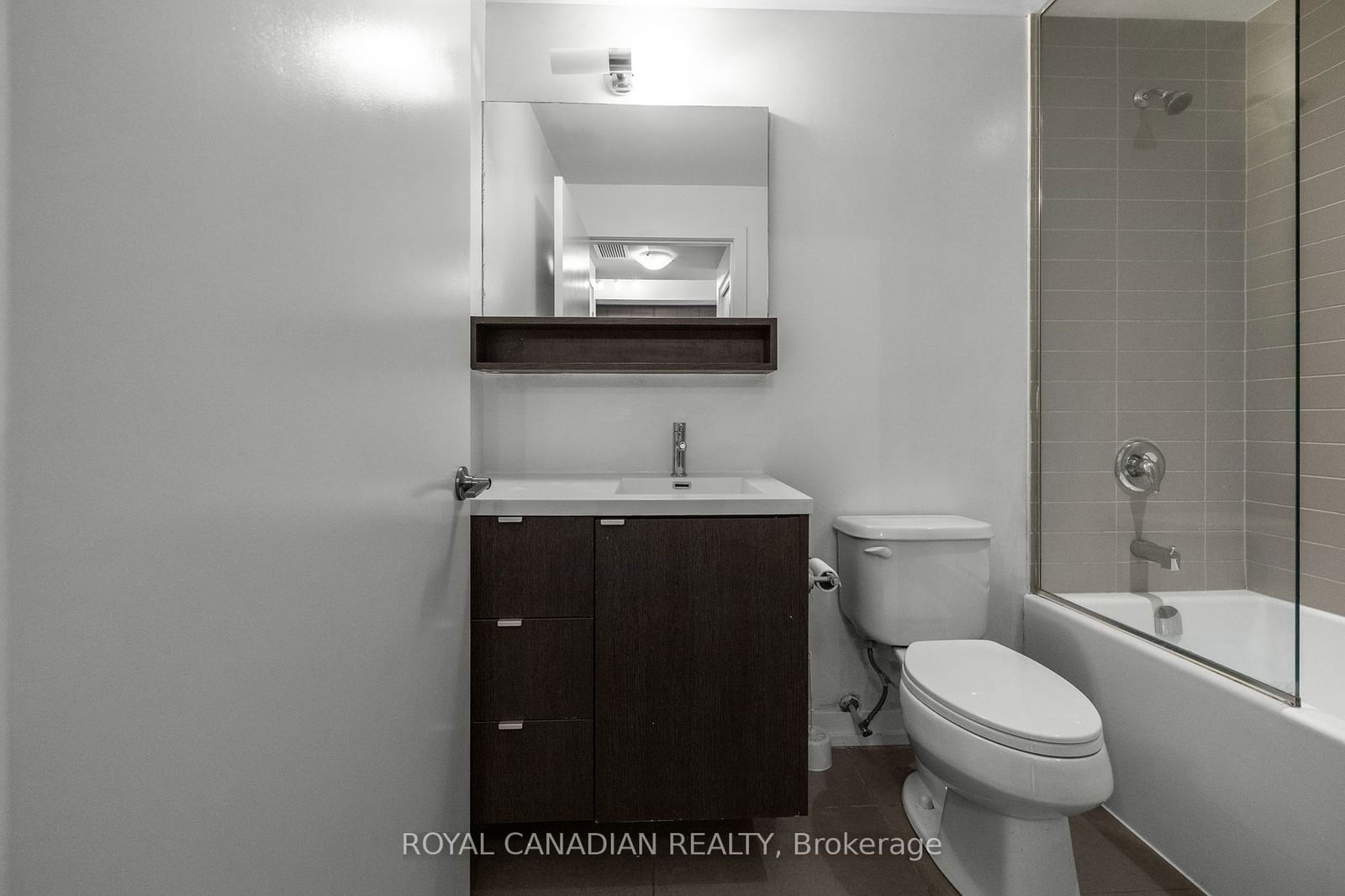 457 Plains Rd, unit 220 for sale - image #14