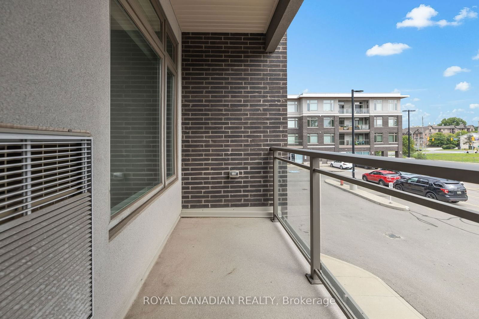 457 Plains Rd, unit 220 for sale