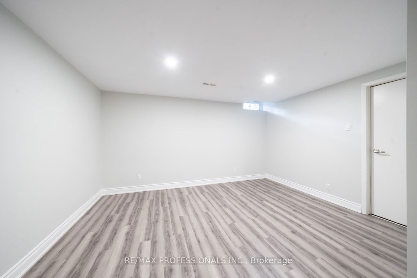 81 Hansen Rd N, unit 89 for sale - image #24