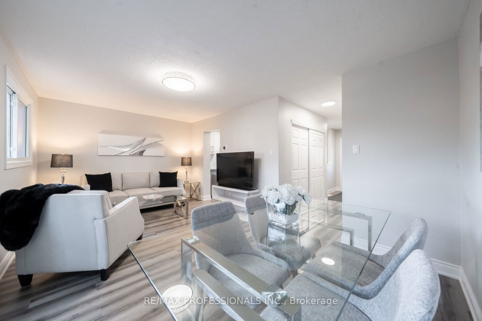 81 Hansen Rd N, unit 89 for sale - image #4