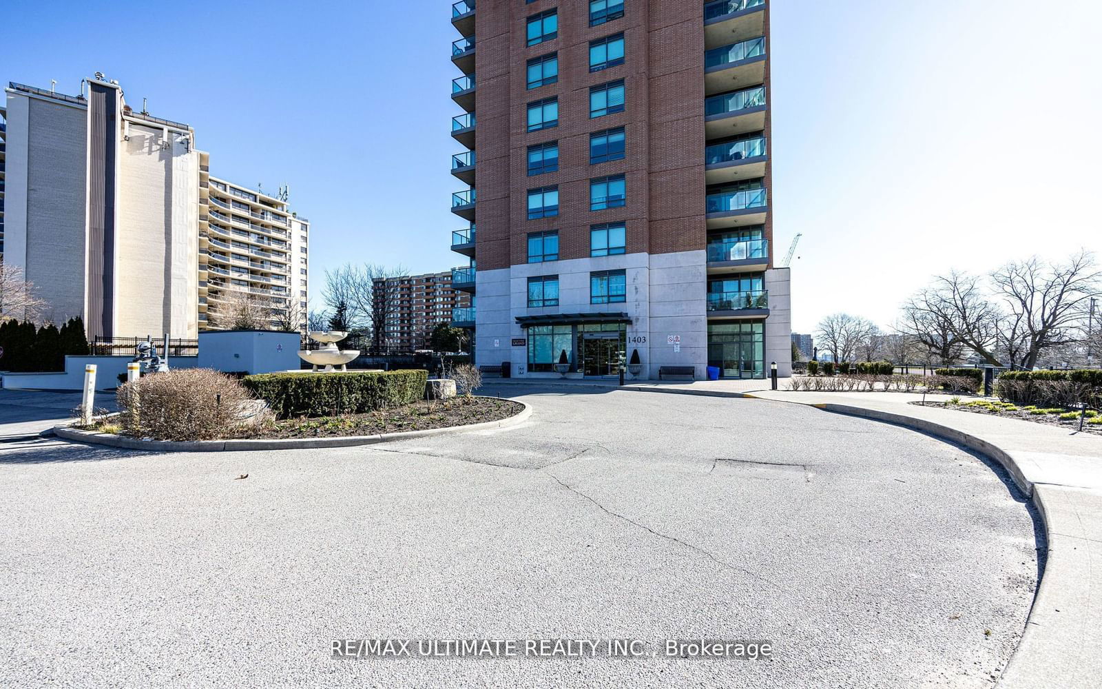 1403 Royal York Rd, unit 103 for sale - image #3