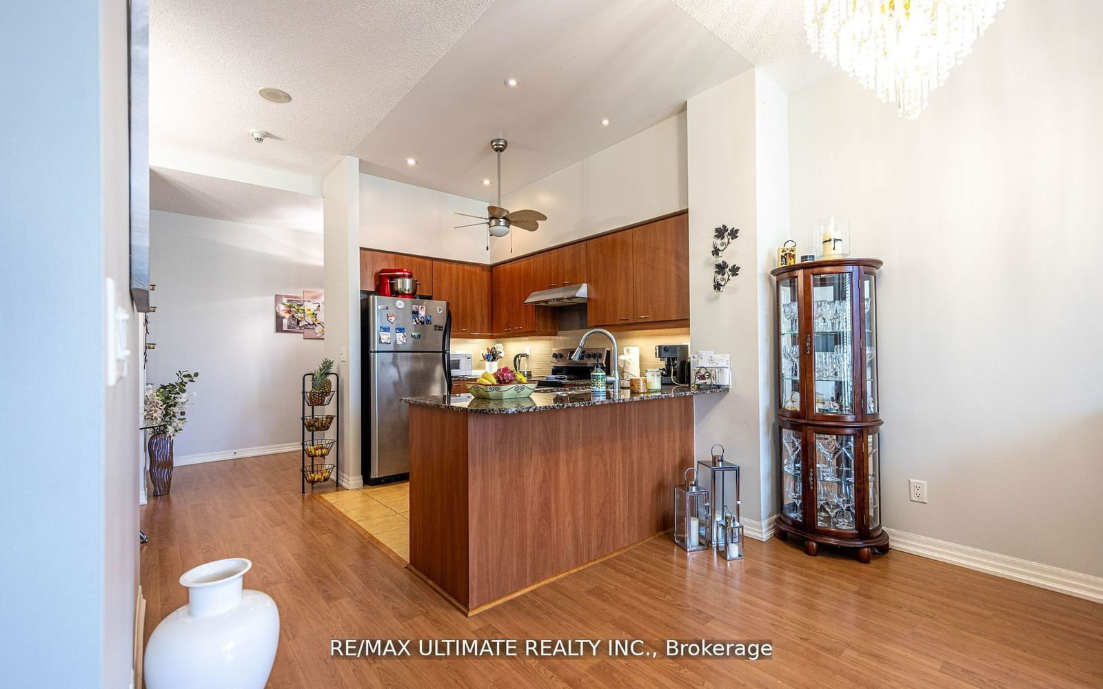 1403 Royal York Rd, unit 103 for sale - image #7