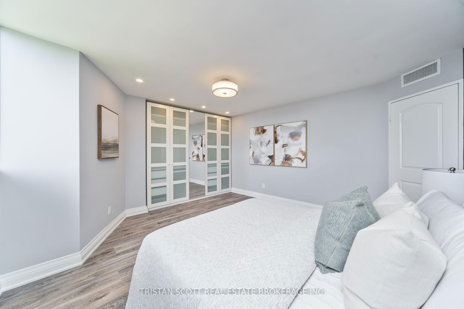 1333 BLOOR St, unit 2501 for sale