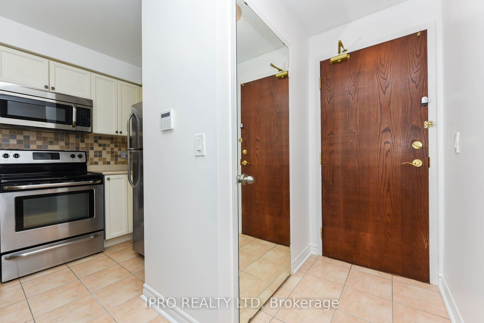 15 Michael Power Pl, unit 205 for sale - image #7