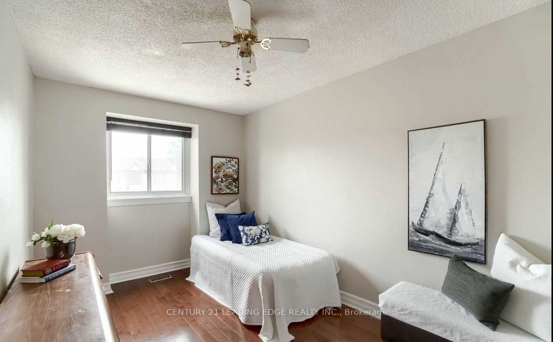 131 MOREGATE Cres, unit 30-ROOM for rent - image #1