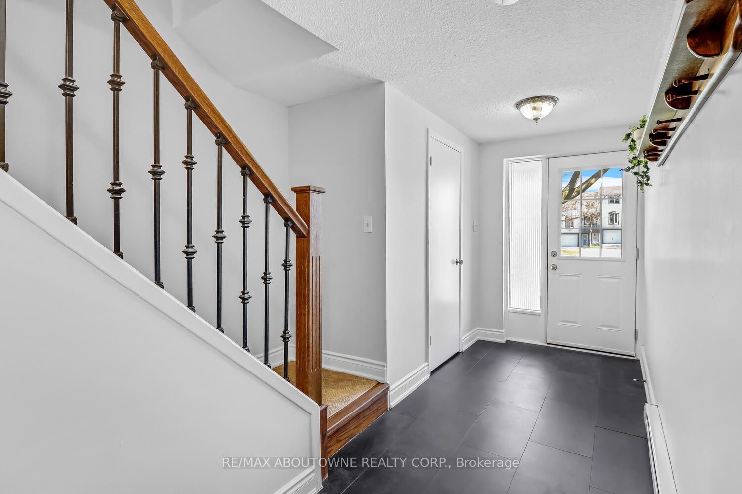 2651 Aquitaine Ave, unit 5 for sale