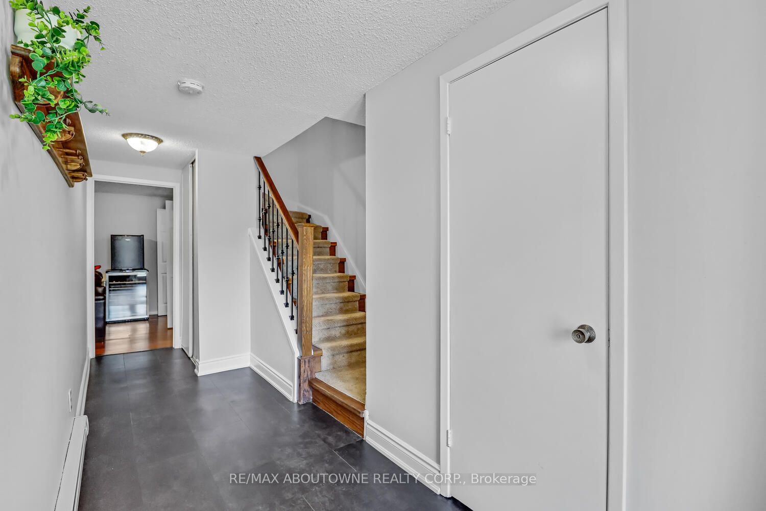 2651 Aquitaine Ave, unit 5 for sale - image #4