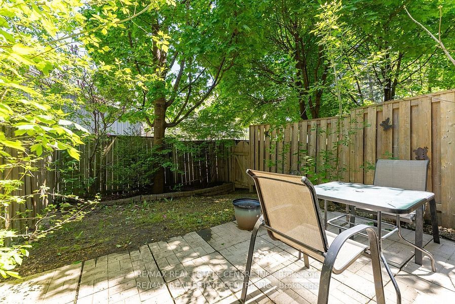 3071 Treadwells Dr, unit 13 for sale - image #32