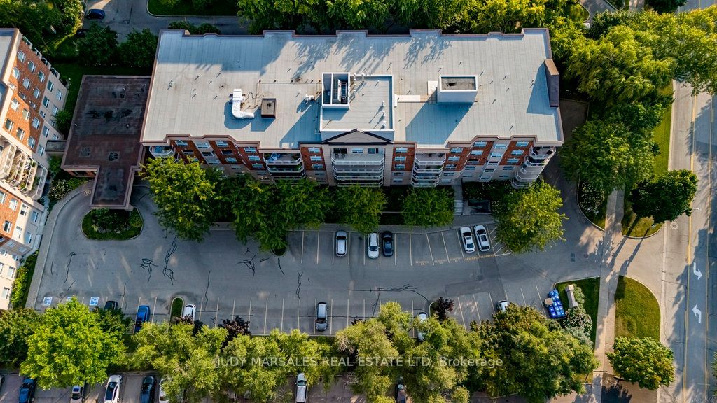 5188 Lakeshore Rd, unit 208 for sale