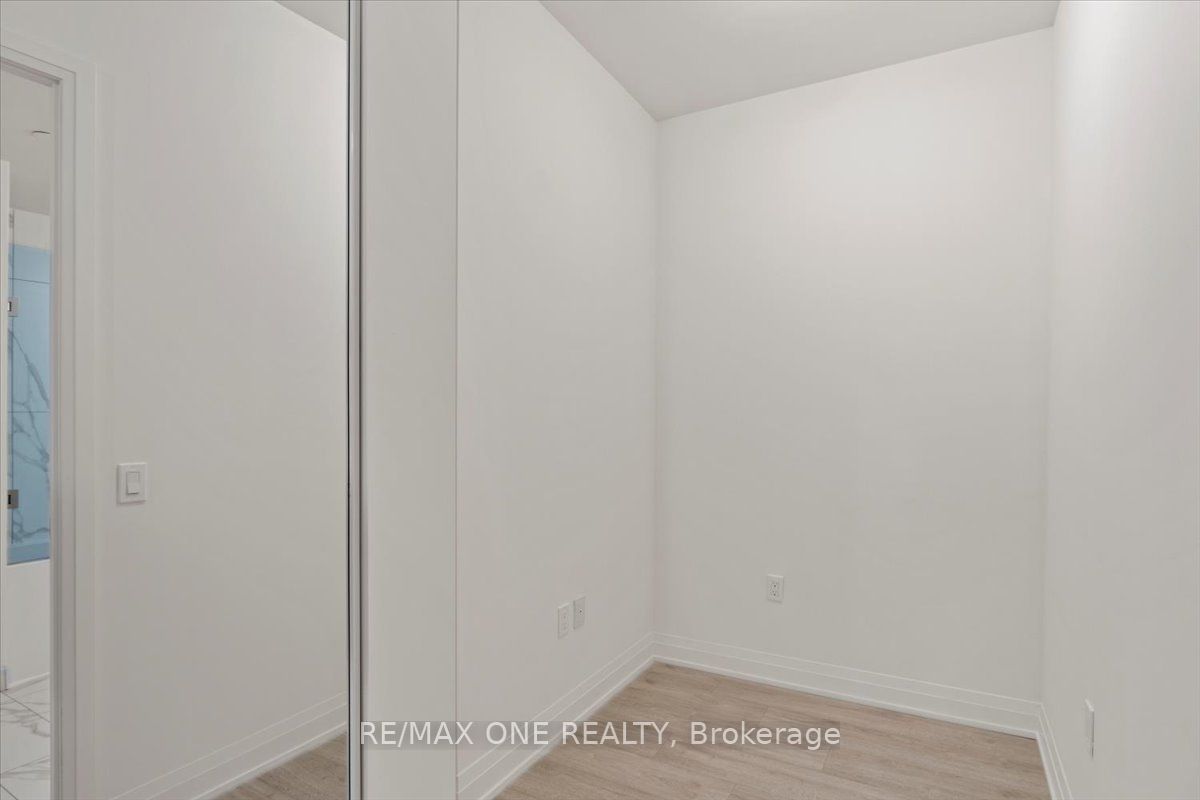 509 Dundas St W, unit 224 for rent - image #19