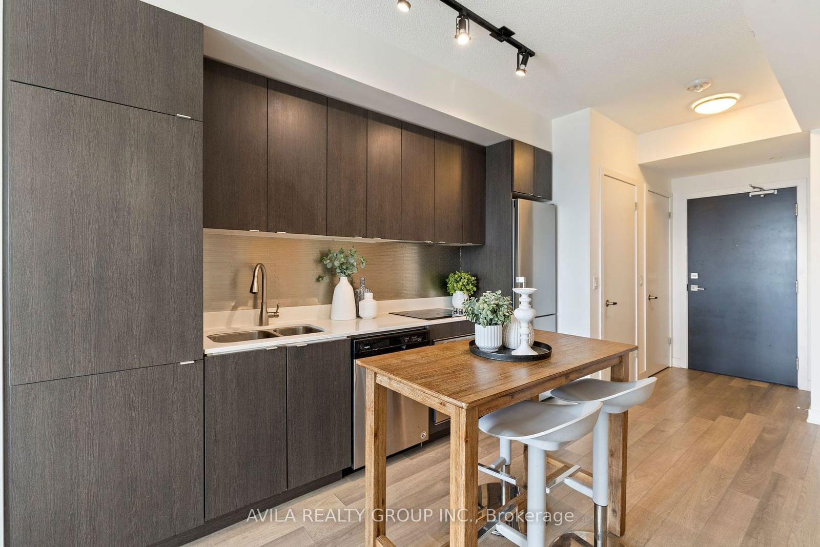 5220 Dundas St, unit D420 for sale - image #11