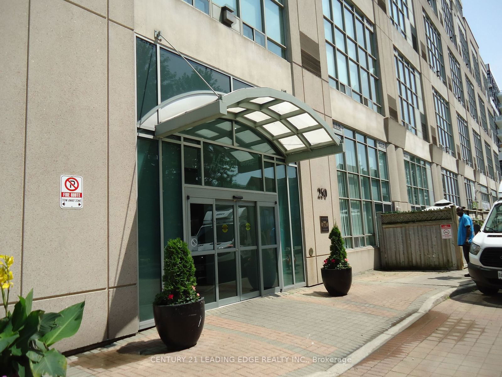 250 Manitoba St, unit 621 for rent - image #1