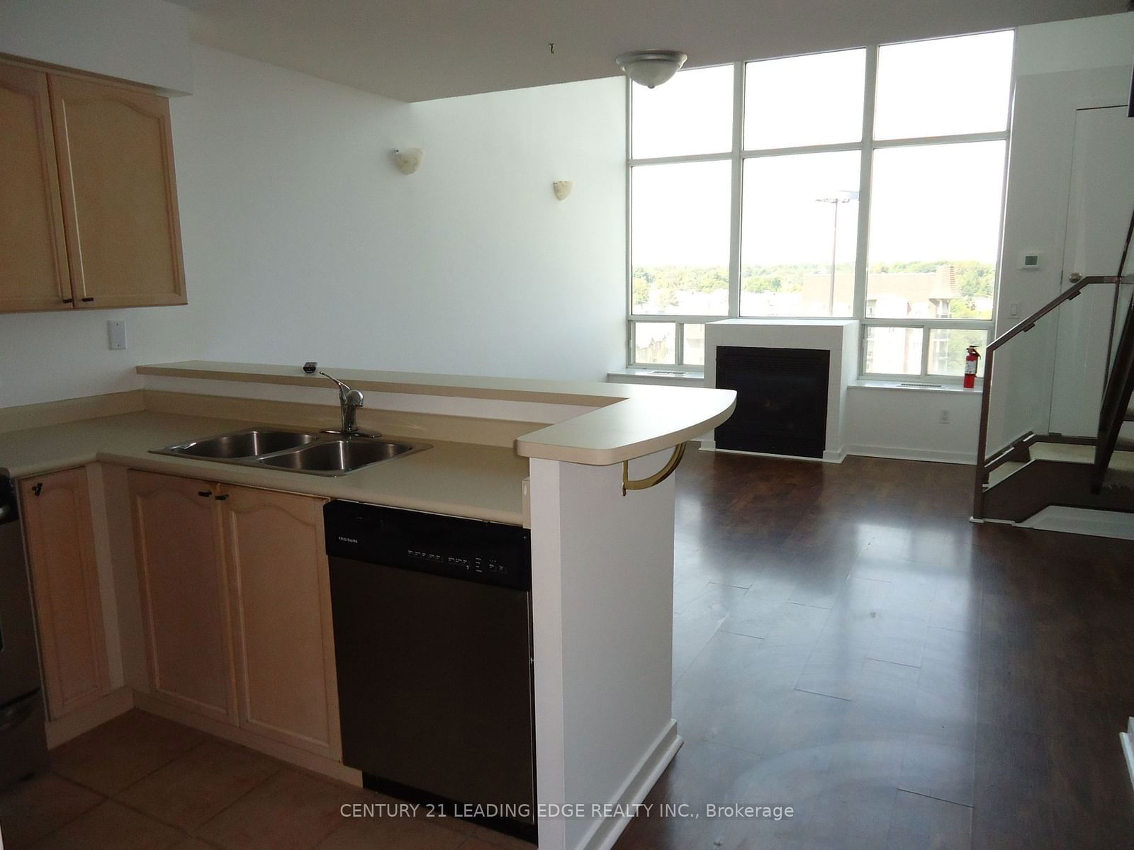 250 Manitoba St, unit 621 for rent - image #4