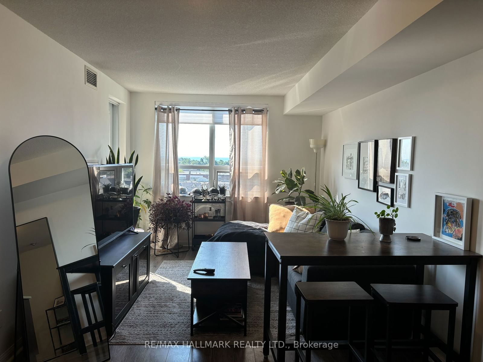 4 Elsinore Path, unit 706 for rent - image #4