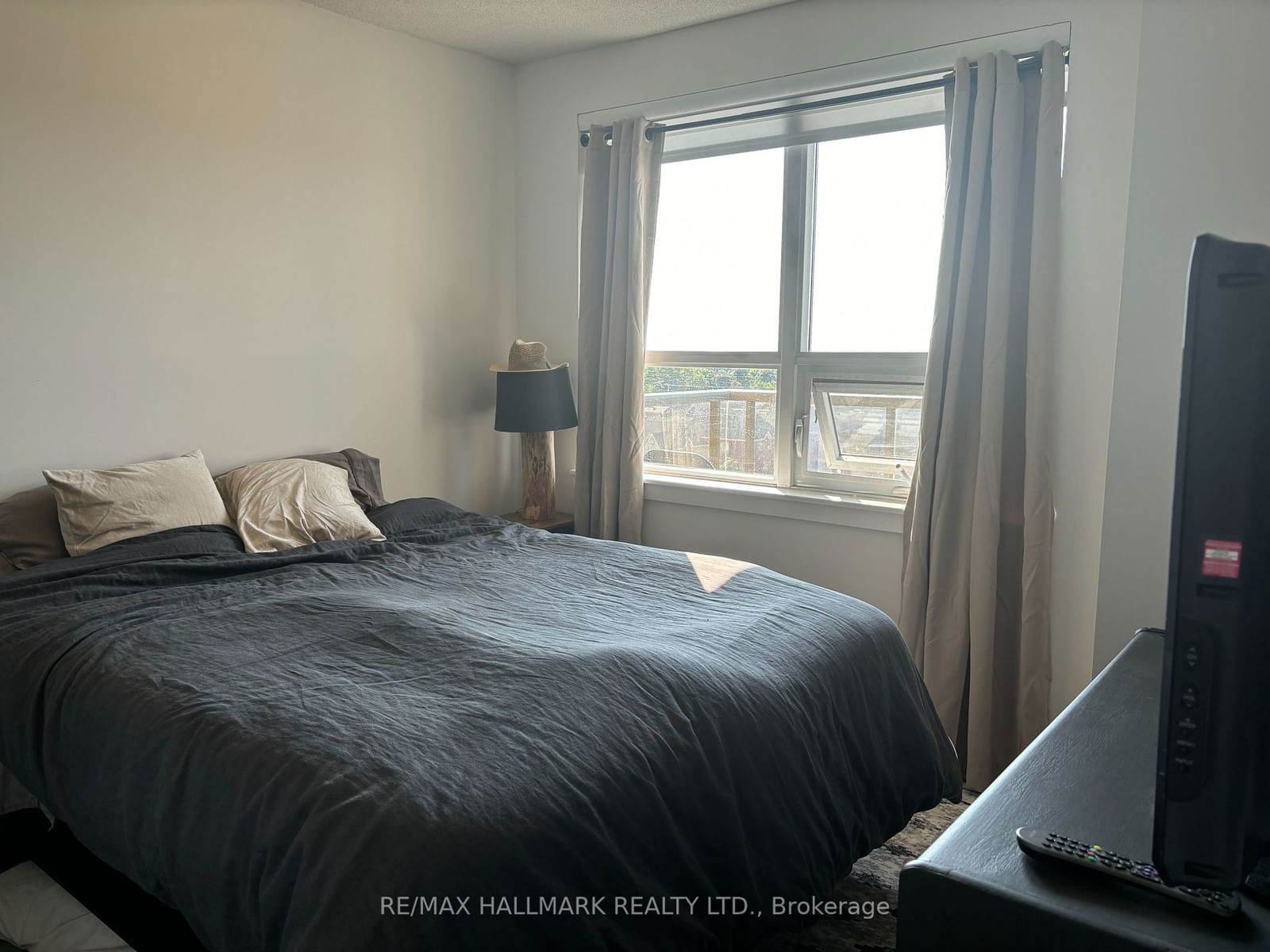 4 Elsinore Path, unit 706 for rent - image #8