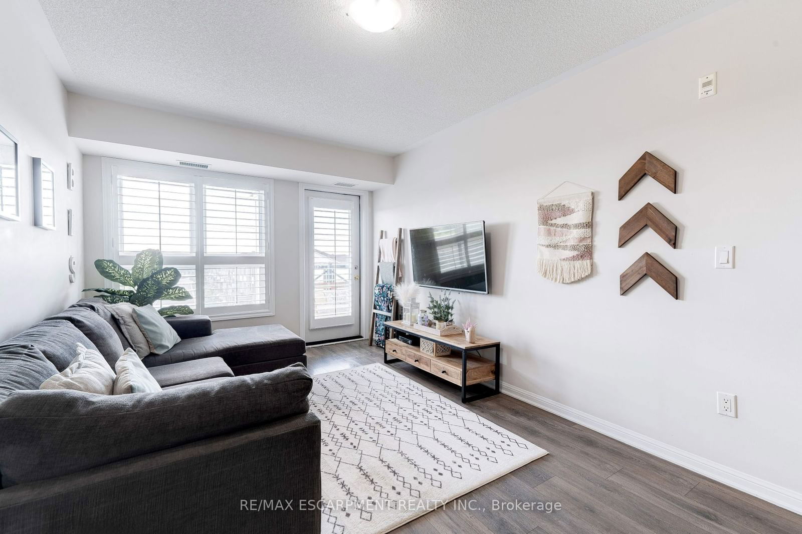 1045 Nadalin Hts, unit 406 for sale - image #8