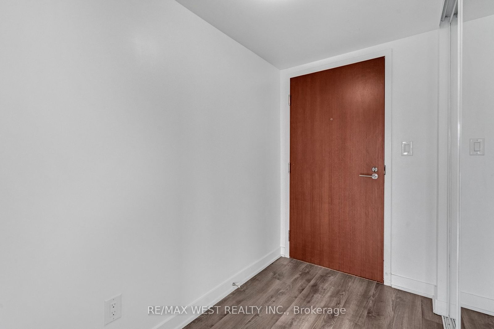 160 Flemington Rd, unit 614 for rent - image #7