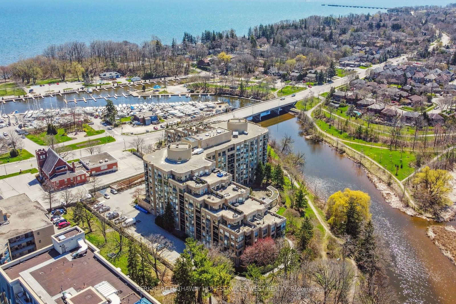 2511 Lakeshore Rd W, unit 204 for sale - image #1