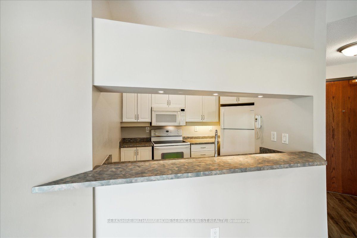 2511 Lakeshore Rd W, unit 204 for sale - image #10