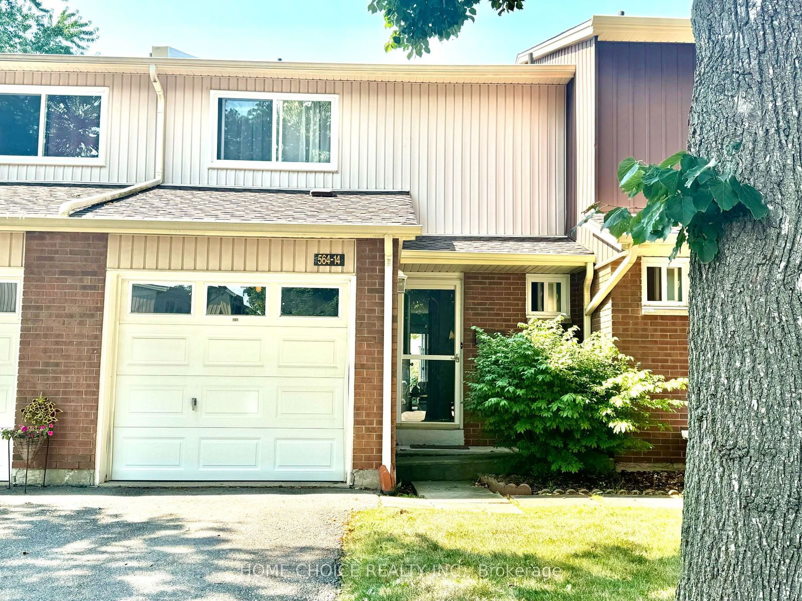 Sheraton Pines Townhomes, Burlington, Toronto