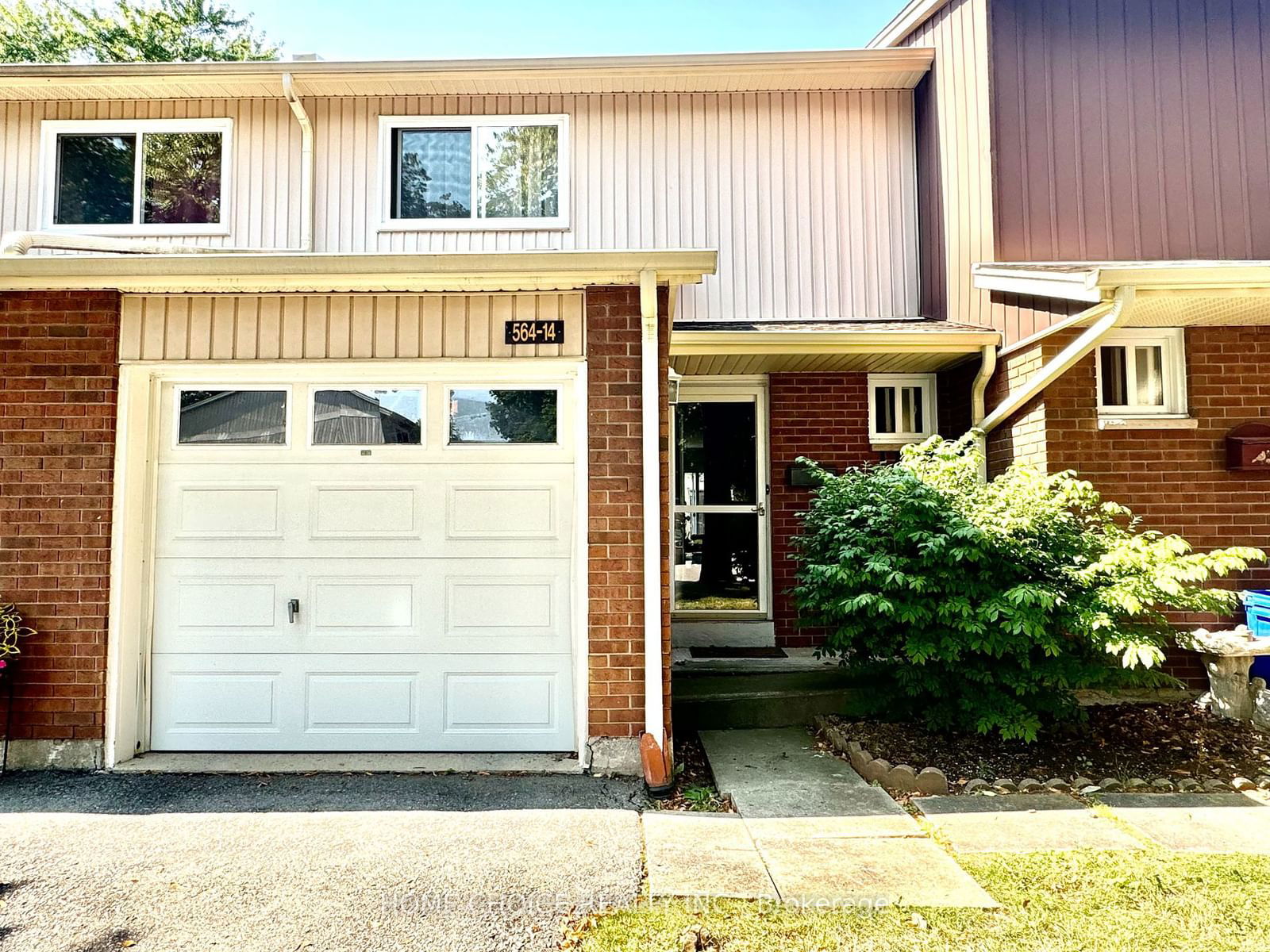 Sheraton Pines Townhomes, Burlington, Toronto