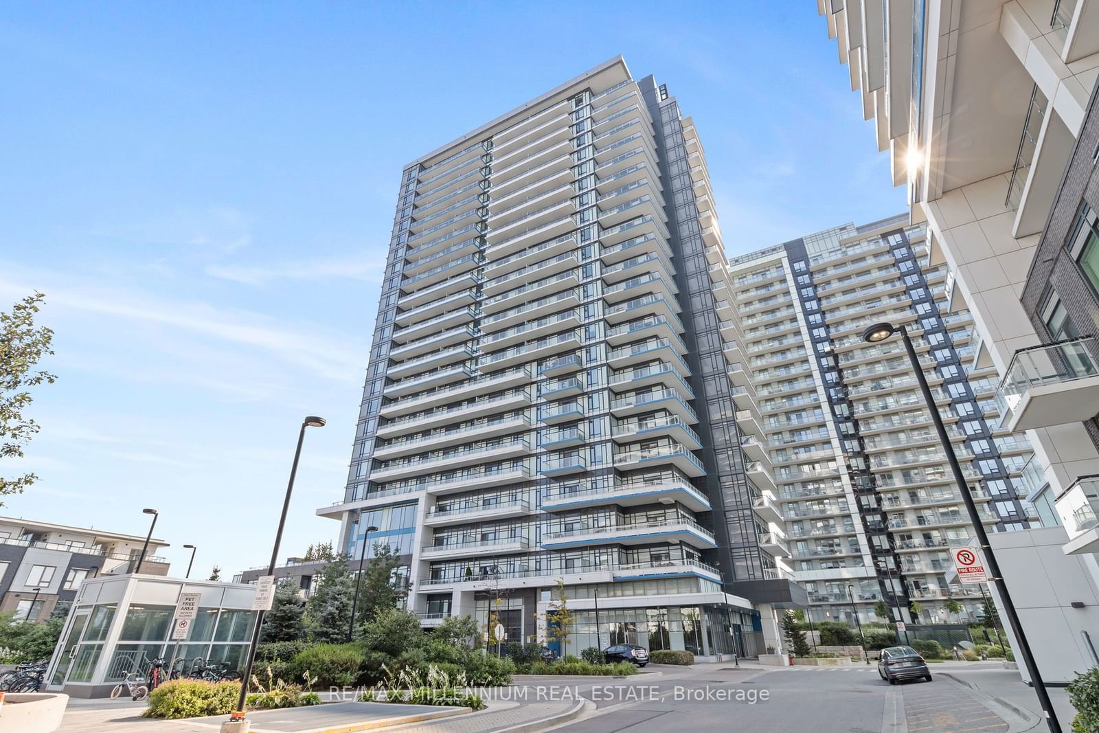 2560 Eglinton Ave W, unit 609 for rent - image #1