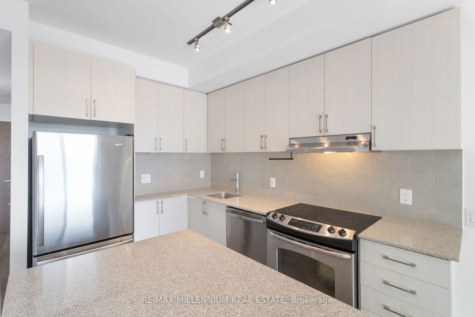 2560 Eglinton Ave W, unit 609 for rent - image #23