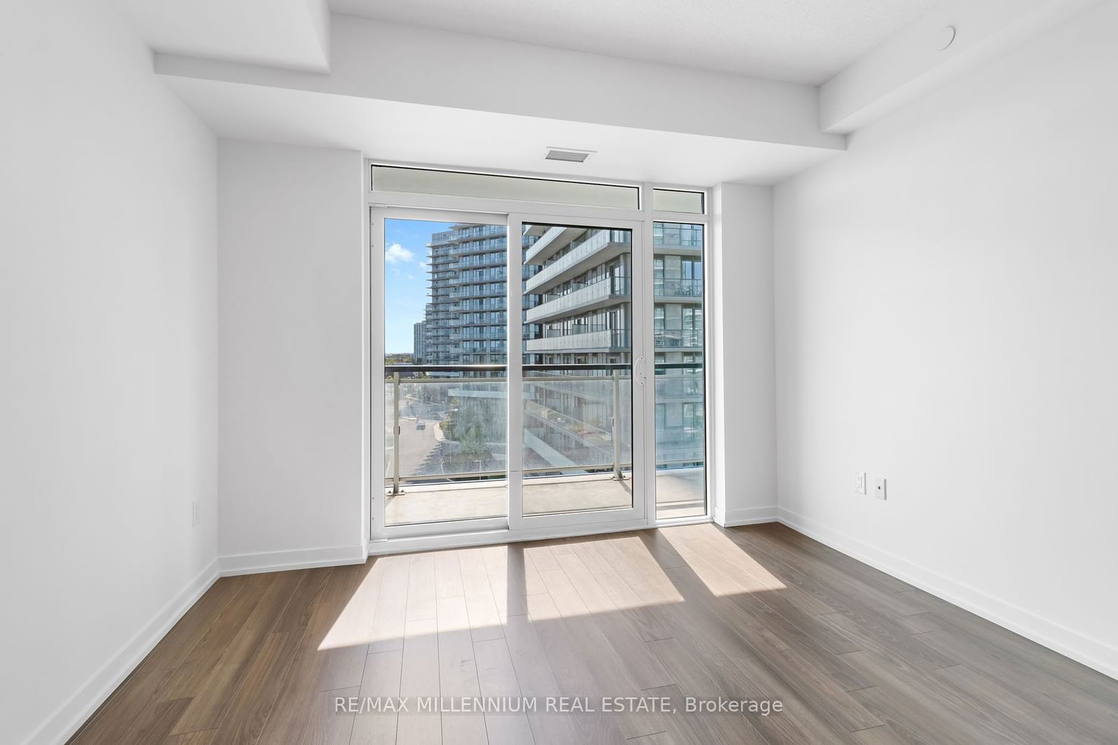 2560 Eglinton Ave W, unit 609 for rent - image #32