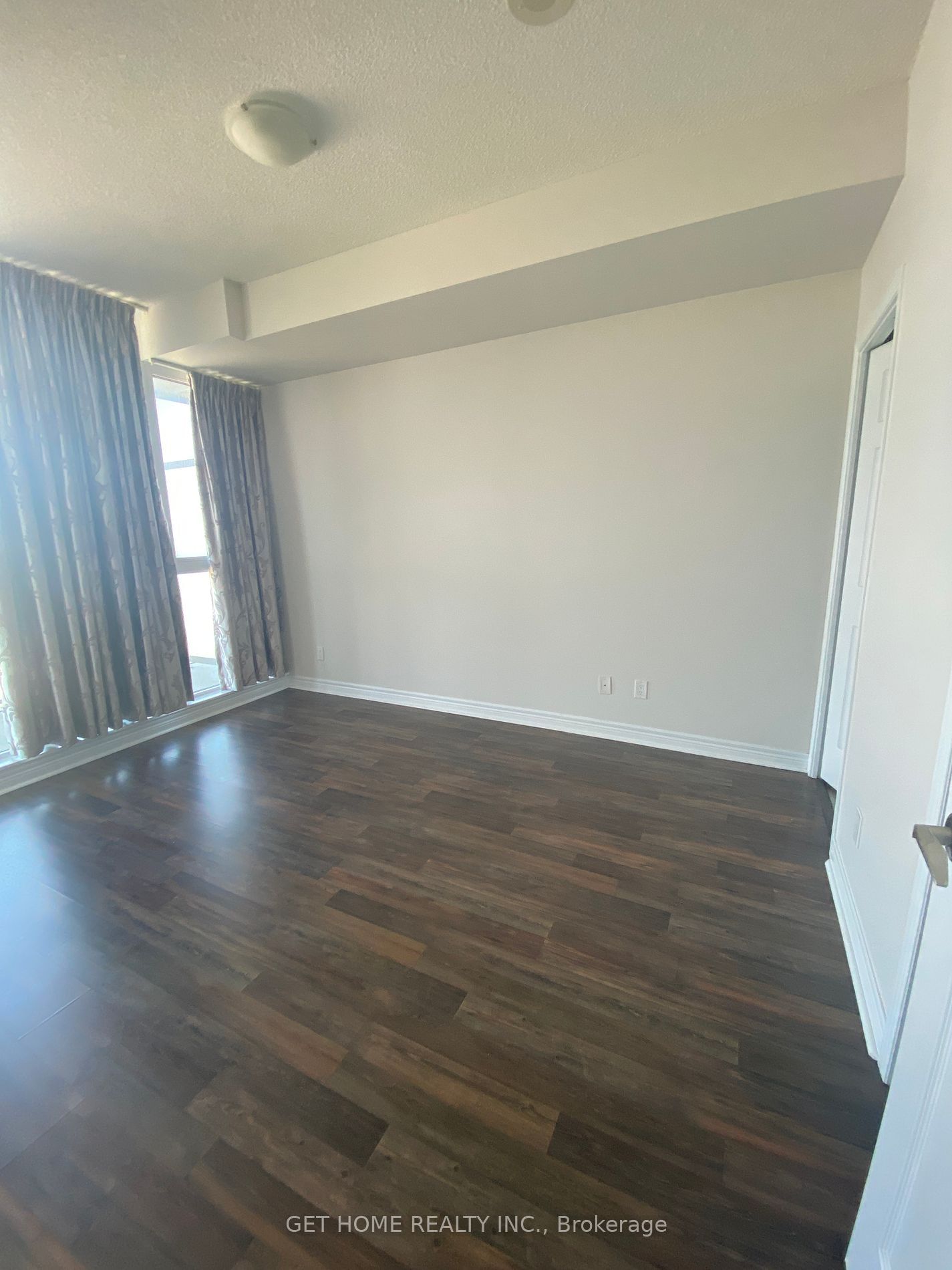 339 Rathburn Rd W, unit 1917 for rent - image #5