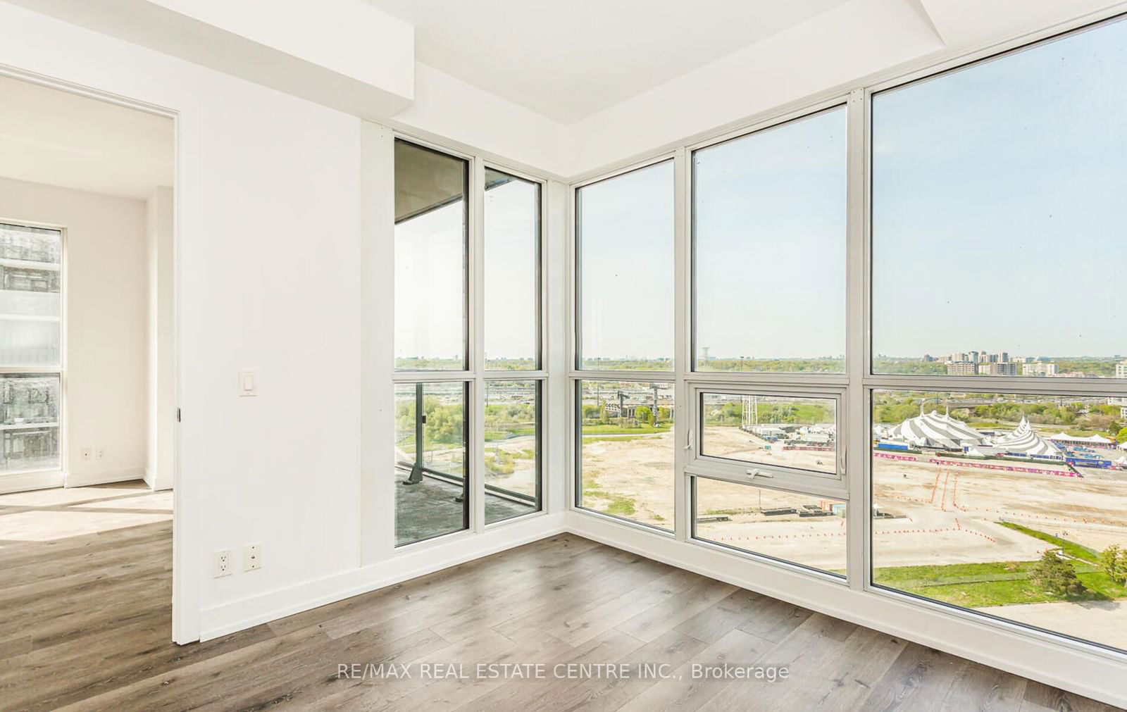 2212 Lakeshore Blvd W, unit 2208 for rent - image #17