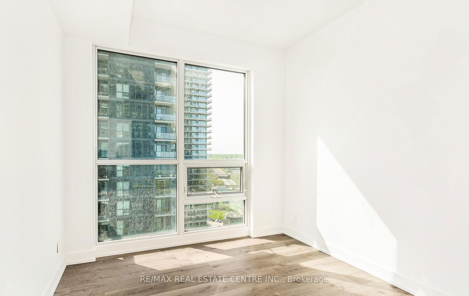 2212 Lakeshore Blvd W, unit 2208 for rent - image #22