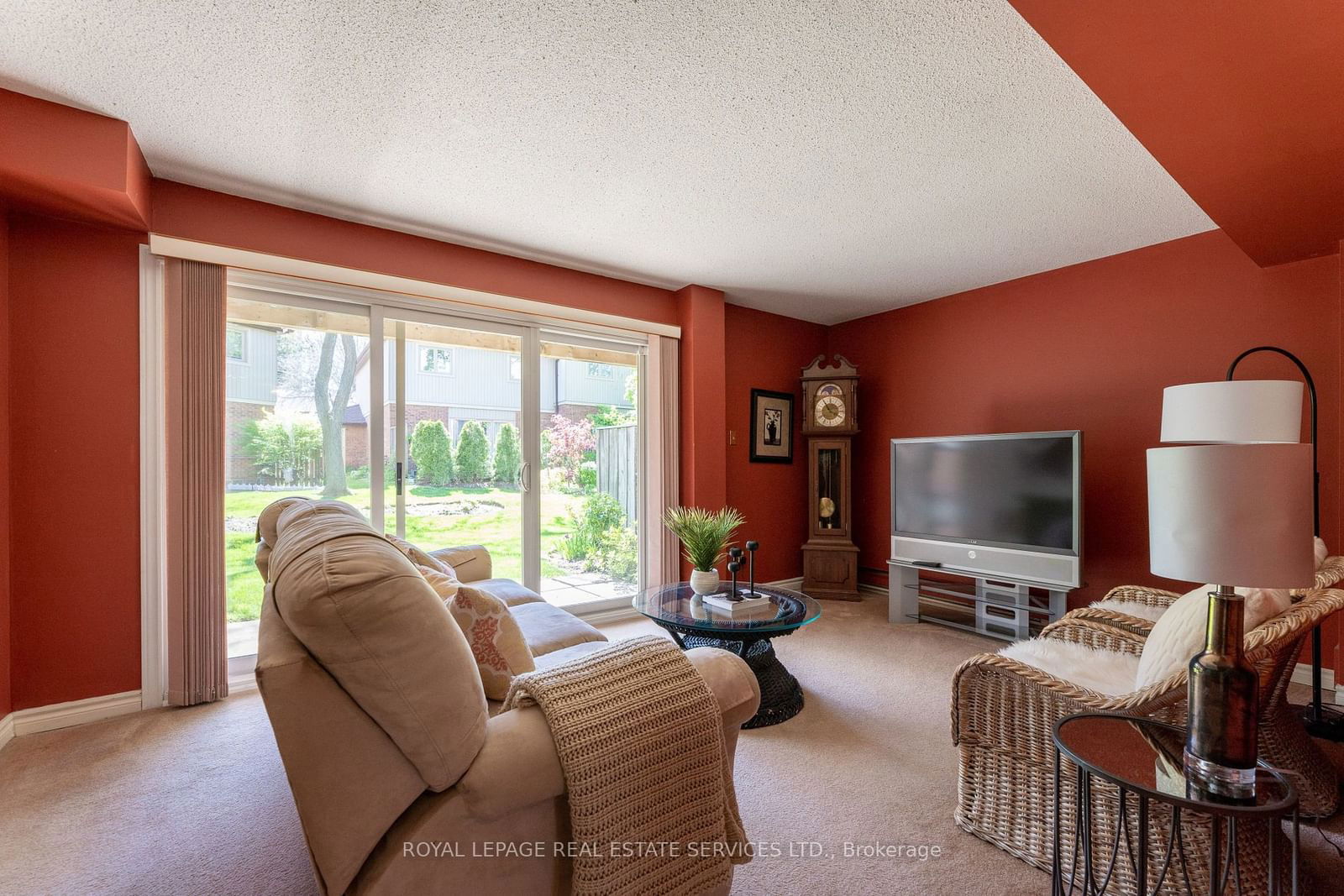 1160 Walden Circ, unit 14 for sale - image #4