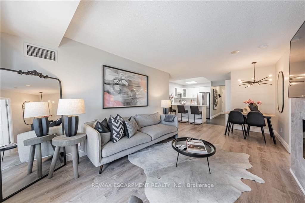 25 KINGSBRIDGE GARDEN Circ, unit 1021 for sale - image #1