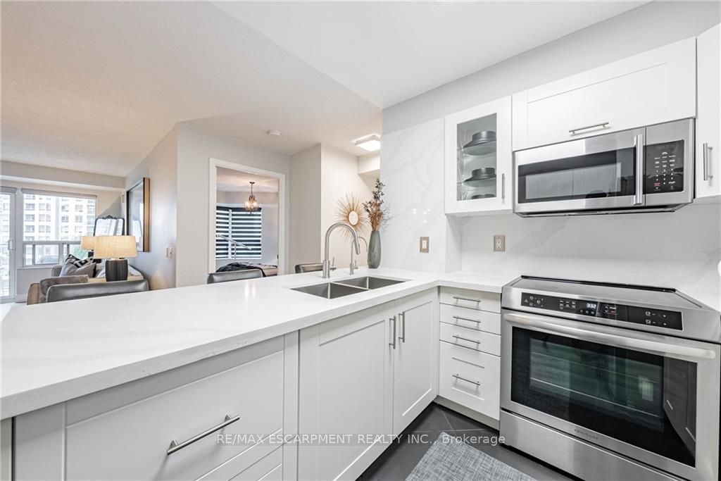 25 KINGSBRIDGE GARDEN Circ, unit 1021 for sale