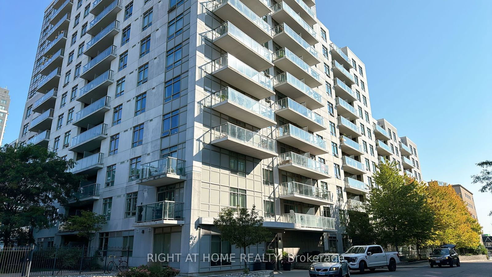 816 Lansdowne Ave, unit 106 for sale - image #4