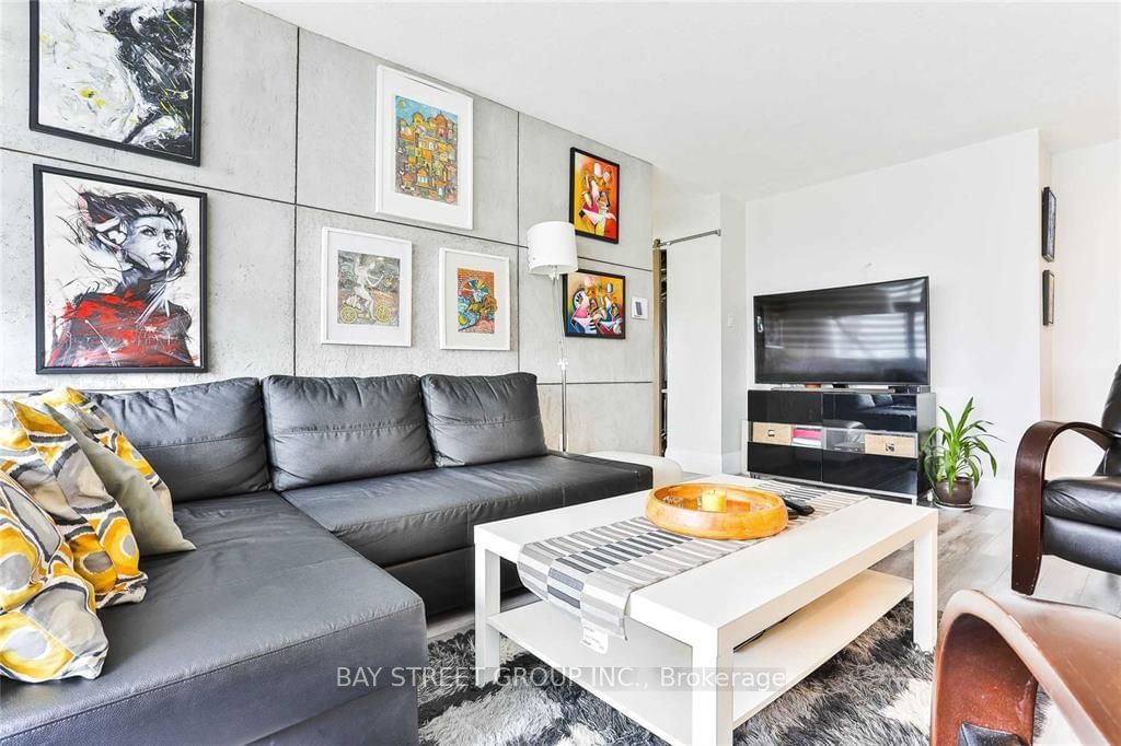 530 Lolita Gdns, unit 1201 for rent - image #4