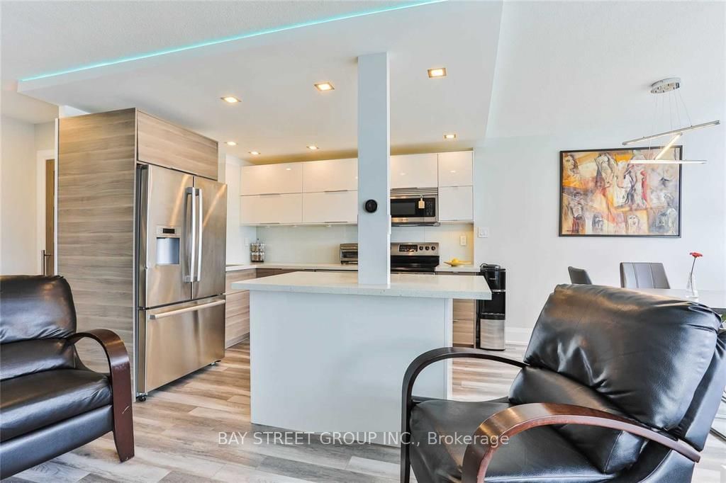 530 Lolita Gdns, unit 1201 for rent - image #7