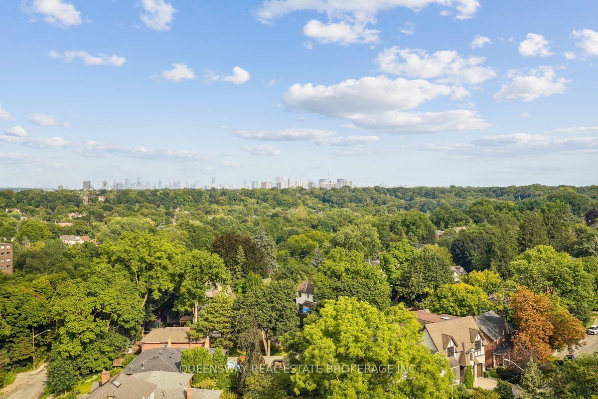 Kingsway Crescent, Etobicoke, Toronto