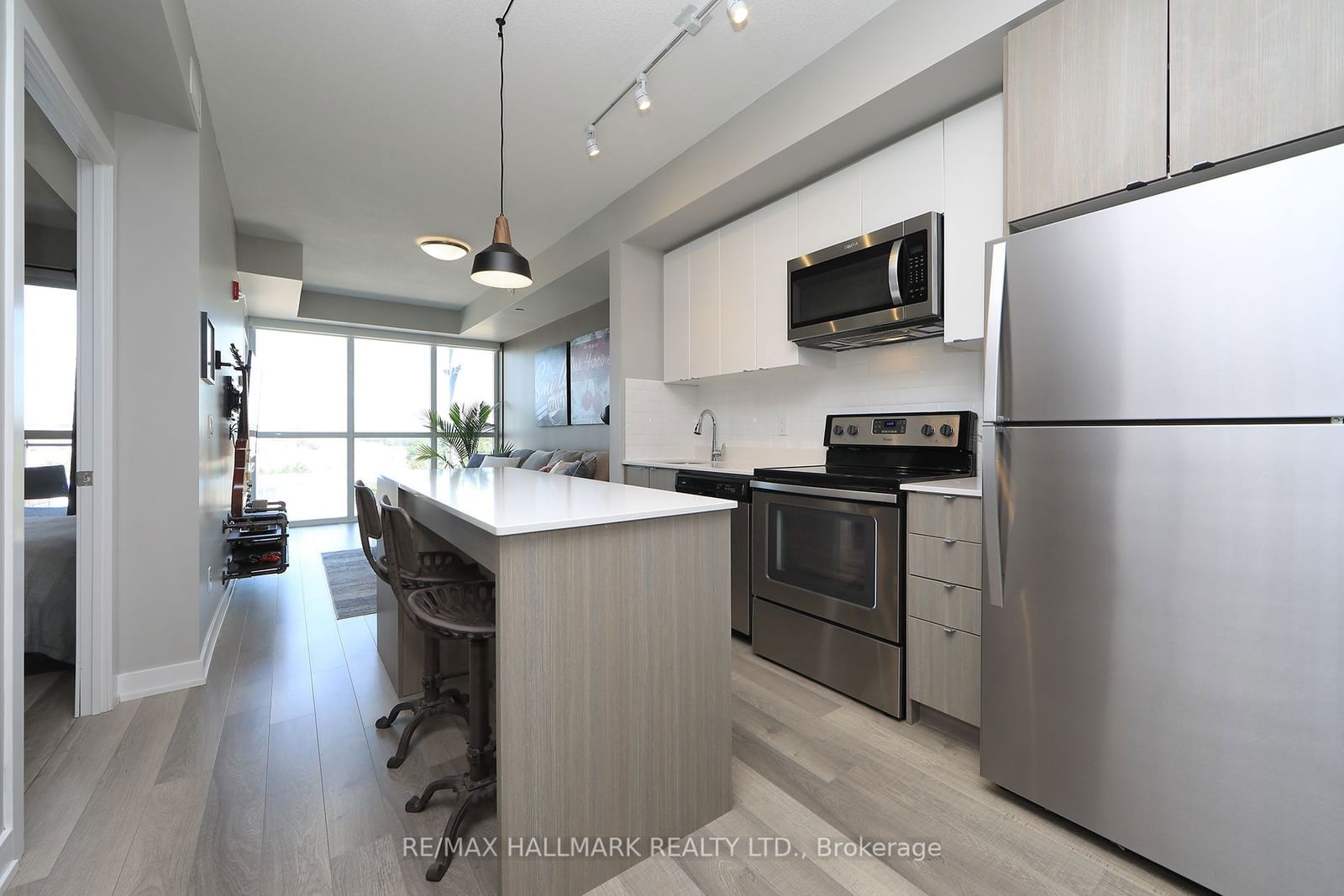 5240 Dundas St, unit B504 for sale - image #6