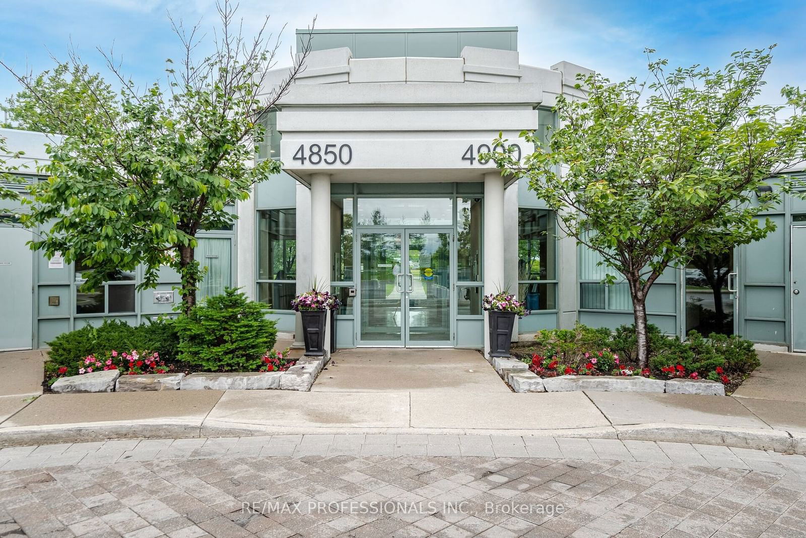 4900 Glen Erin Dr, unit 1208 for sale - image #2