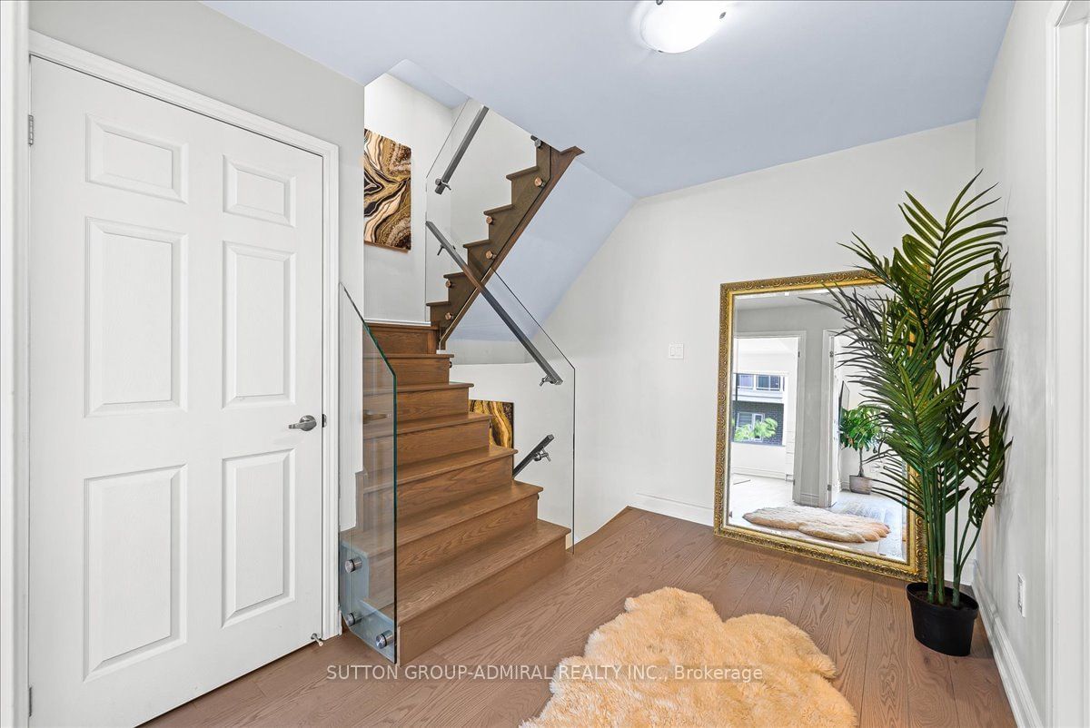 12 Applewood Lane, unit 8 for sale - image #26