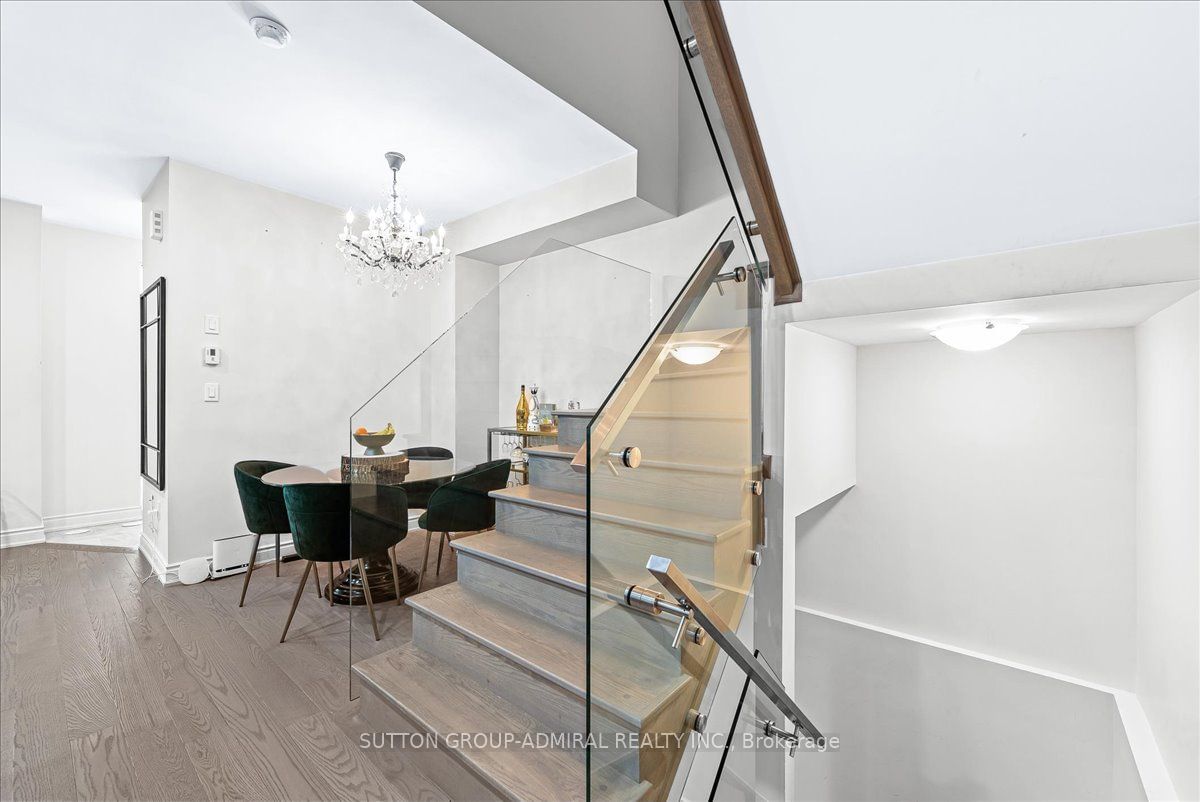 12 Applewood Lane, unit 8 for sale - image #36