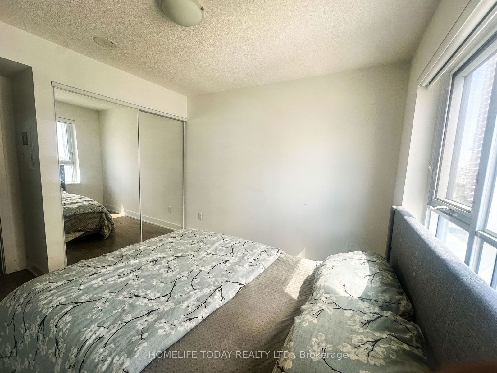 9 Mabelle Ave, unit 722 for rent - image #10