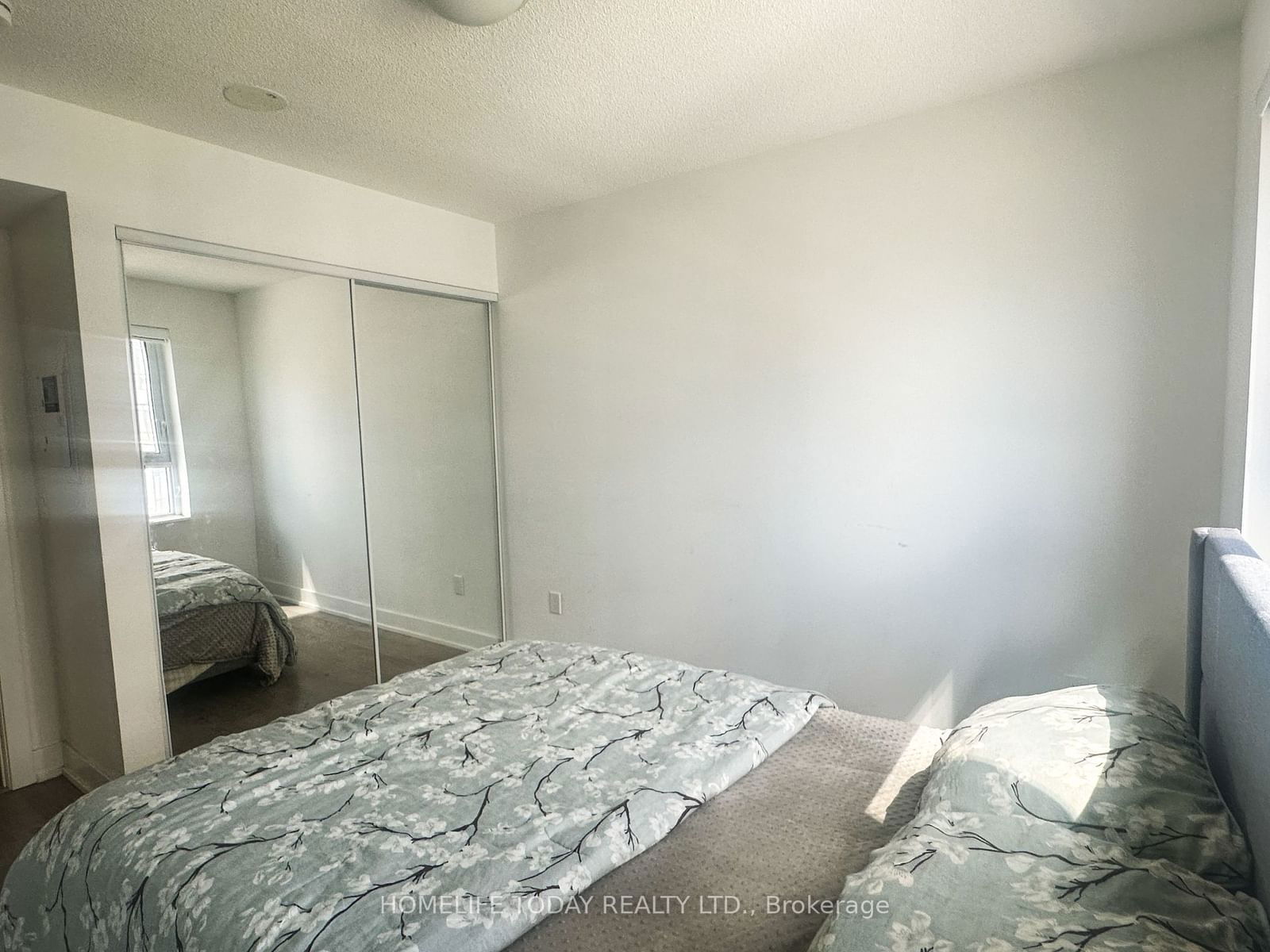 9 Mabelle Ave, unit 722 for rent - image #8