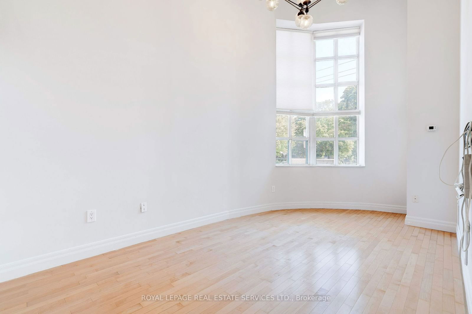 185 Robinson St, unit TH6 for sale - image #10